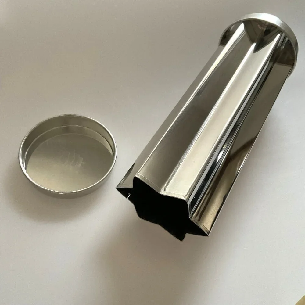 THE PAMPERED CHEF VALTROMPIA BREAD TUBE-STAR SHAPED